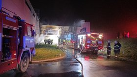 V Mariánských Lázních hořel obchodní dům: Škoda 20 milionů! 