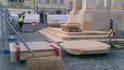 Mariánský sloup na Staroměstském náměstí dokončí dřív. Hotový by měl být už v srpnu. Foto 5. května.