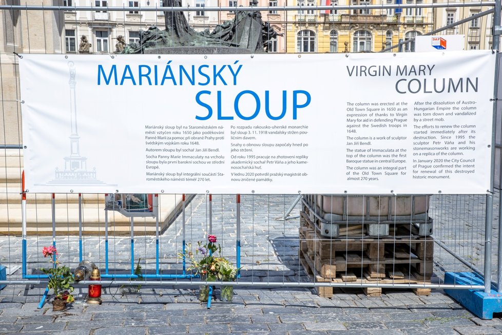 Stavba Mariánského sloupu na Staroměstském náměstí