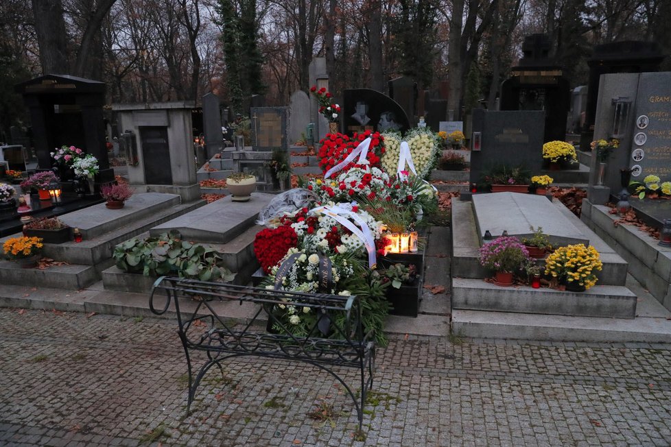 Hrobka, kde je pochovaná Marie Bělová a její muž Antonín