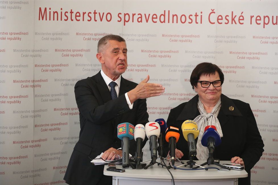 Marii Benešovou uvedl do úřadu ministryně spravedlnosti premiér Andrej Babiš (30. 4. 2019)