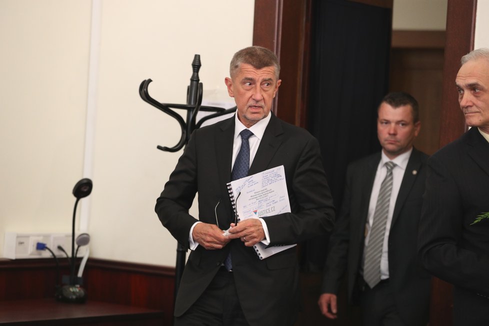 Marii Benešovou uvedl do úřadu ministryně spravedlnosti premiér Andrej Babiš. (30.4.2019)