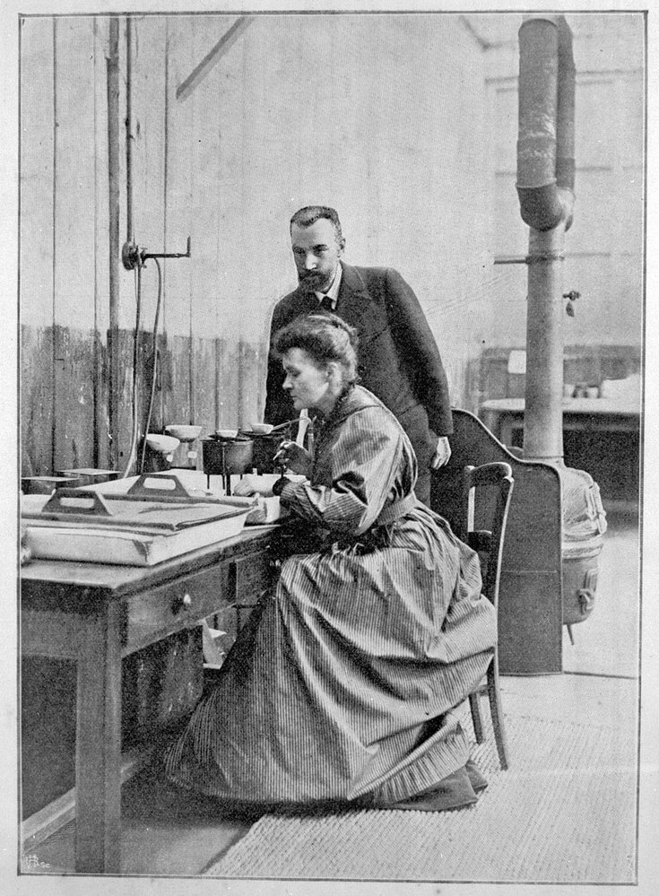 Marie Curie-Skłodowská stála za několika důležitými objevy své doby - teorie radioaktivity a objevení dvou nových prvků, z čehož jeden jí nakonec byl osudným.