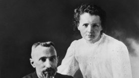 Jak umírali: Marie Curie zabil její vlastní objev. Zemřela v krutých bolestech a pohřbili ji v olověné rakvi