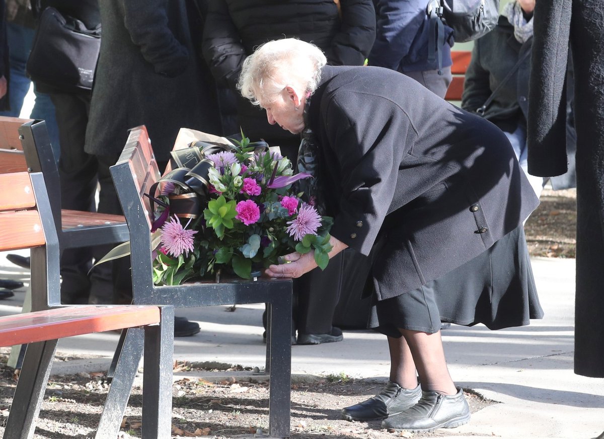 Poslední rozloučení s Marií Kyselkovou, princeznou Ladou z pohádky Princezna se zlatou hvězdou na čele.