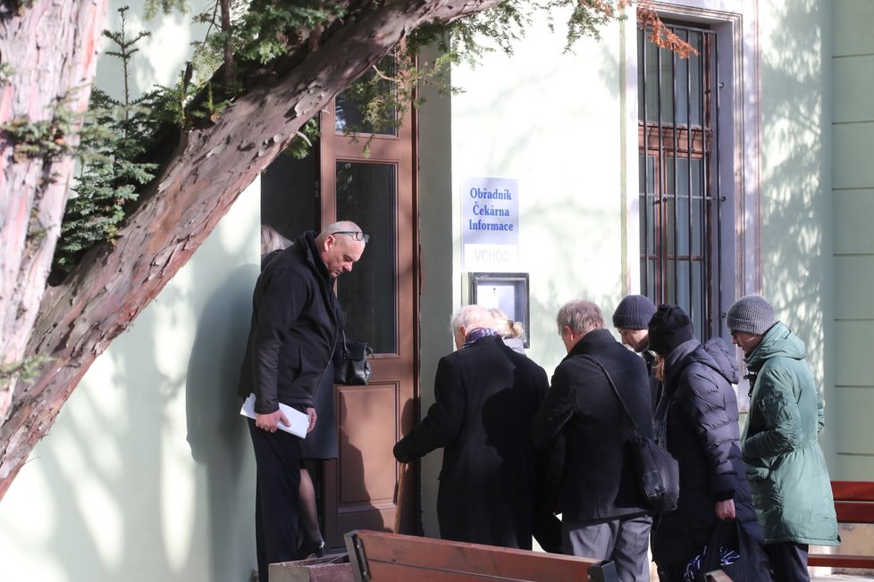 Poslední rozloučení s Marií Kyselkovou, princeznou Ladou z pohádky Princezna se zlatou hvězdou na čele.