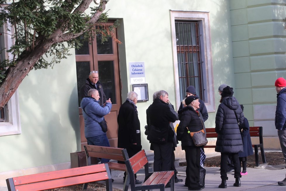 Poslední rozloučení s Marií Kyselkovou, princeznou Ladou z pohádky Princezna se zlatou hvězdou na čele.