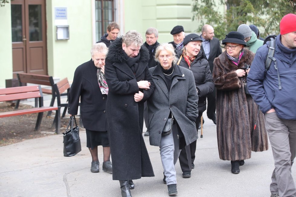 Poslední rozloučení s Marií Kyselkovou, princeznou Ladou z pohádky Princezna se zlatou hvězdou na čele.