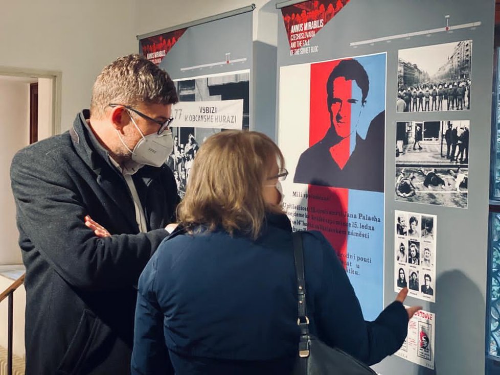 Muzeum paměti XX. století oslaví Sametovou revoluci dvěma novými výstavami, které budou k vidění online.