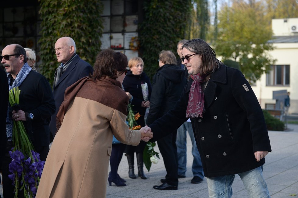 Oldřich Lichtenberg se zdravil s Mariinými kolegy.