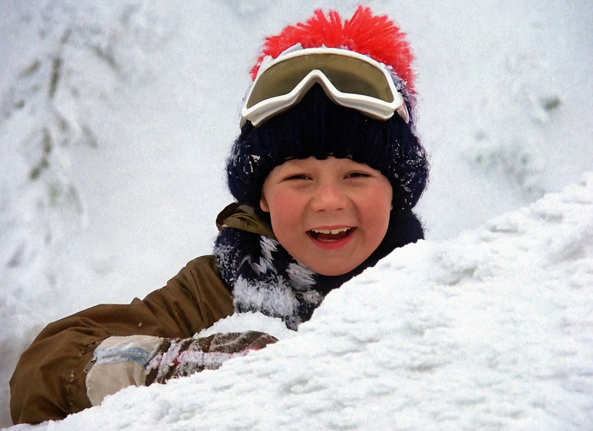 Malý Vašek (Tomáš Holý) vzhlíží k tatínkovi horolezci, kterého nepoznal. A mamince hledá ženicha i na dovolené v horách.