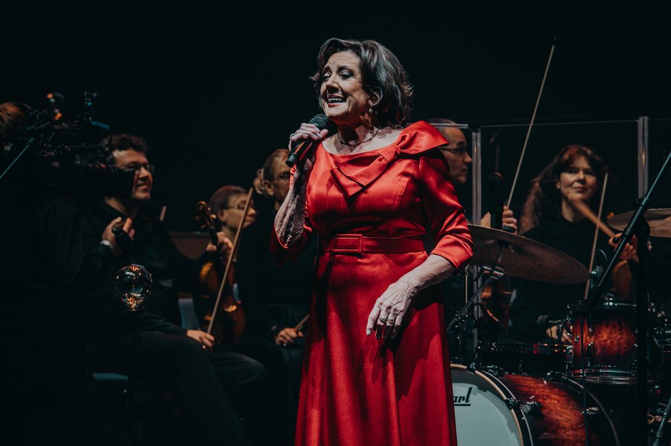 Marie Rottrová O2 Arena GALERIE: Lady Soul Marie Rottrová nadchla O2 arenu svou elegancí a ...