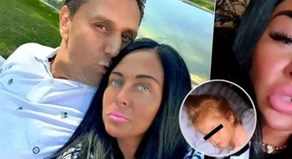 Unavená manželka trenéra Růžičky: Starost o nemocnou dcerku! Unavená manželka trenéra Růžičky: Starost o nemocnou dcerku!