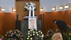 Pohřeb pamětnice Marie Šupíkové, která jako dítě přežila vyhlazení Lidic (27.3.2021)