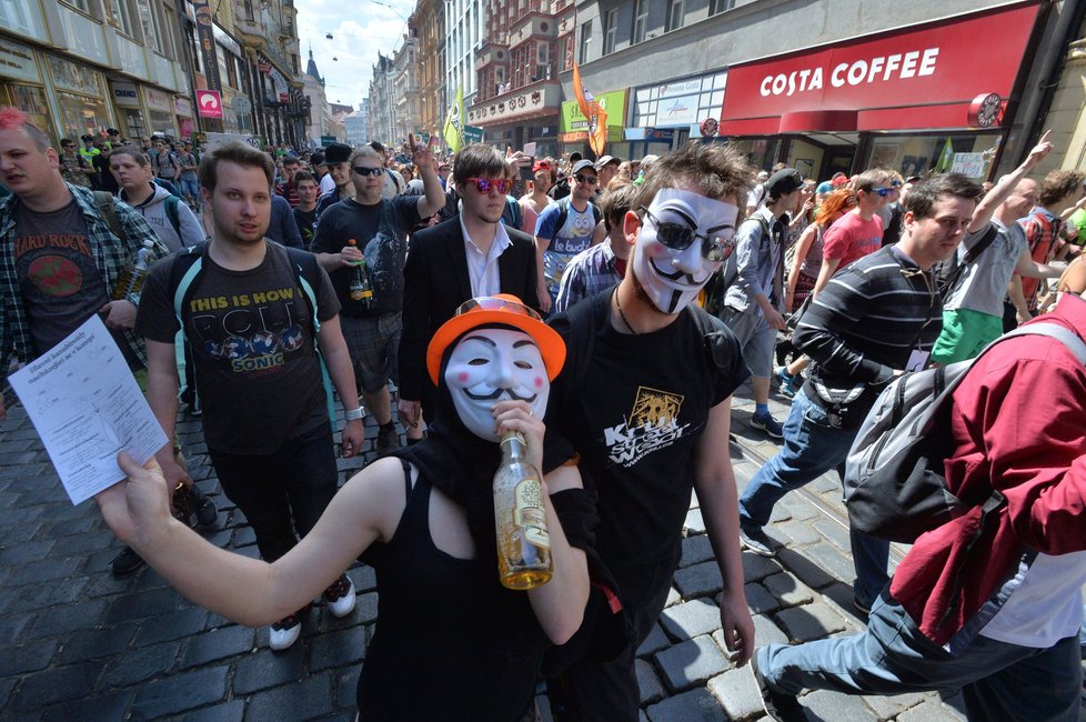 Demonstrace nazvaná Million Marihuana March se loni pořádal v Praze již podevatenácté.