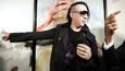Marilyn Manson vystavuje své obrazy o bolesti