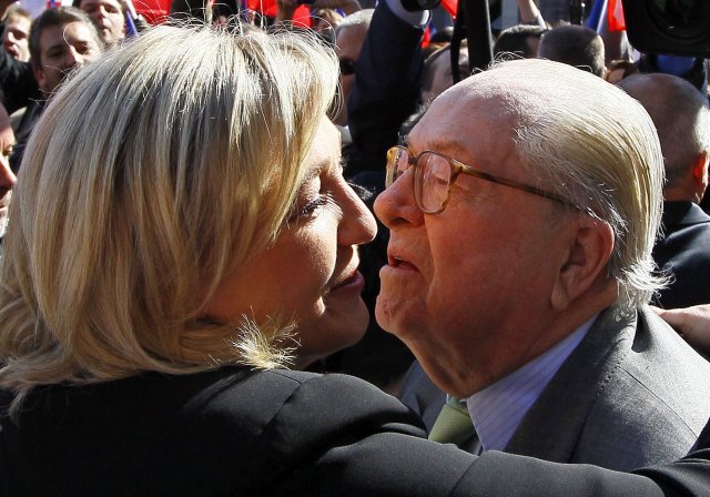 Le Pen svou dceru označil za zrádkyni.