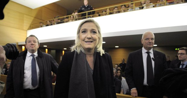 Francouzská nacionalistka Le Pen u soudu: Přirovnala muslimy k nacistům 