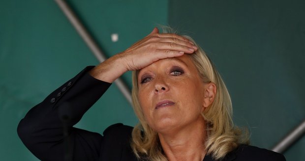 Tati, to už stačilo! Le Penová vyzvala otce k odchodu z politiky