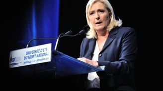 Francouzské prezidentské volby: Trhy se děsí výhry Le Penové. Podnikatelé podporují Macrona