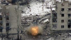 Totální zkáza v ukrajinské Marjince: Podepsaly se pod ni i termobarické rakety Rusů.