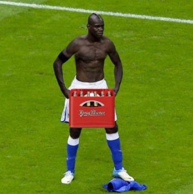 Mario Balotelli a basa piv