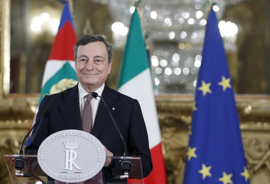 Itálie si pro jistotu zajistila náhradního dodavatele plynu v Africe. Na fotografii je italský premiér Mario Draghi.