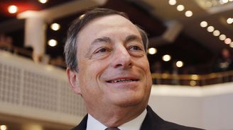 Draghi: ECB může inflaci podpořit i „nekonvenčními“ kroky