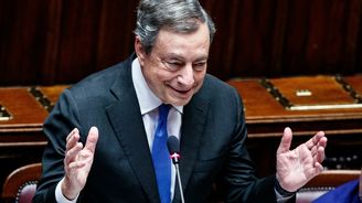 Italský premiér Draghi podal demisi, kabinet dočasně povede dál