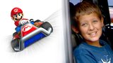 Chlapec (10) zachránil prababičku, která zkolabovala za jízdy: Vůz odřídil, protože hraje Mario Kart!