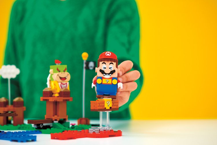 Herní konzole a chytrá zařízení jsou mu už málo. Mario se vydal do světa Lego kostiček!