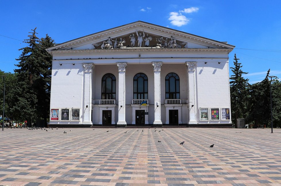 Mariupolské divadlo před válkou.
