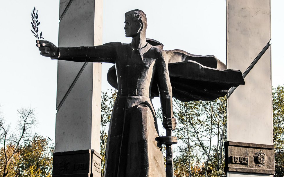 Památník 2. světové války v Mariupolu, 2014.