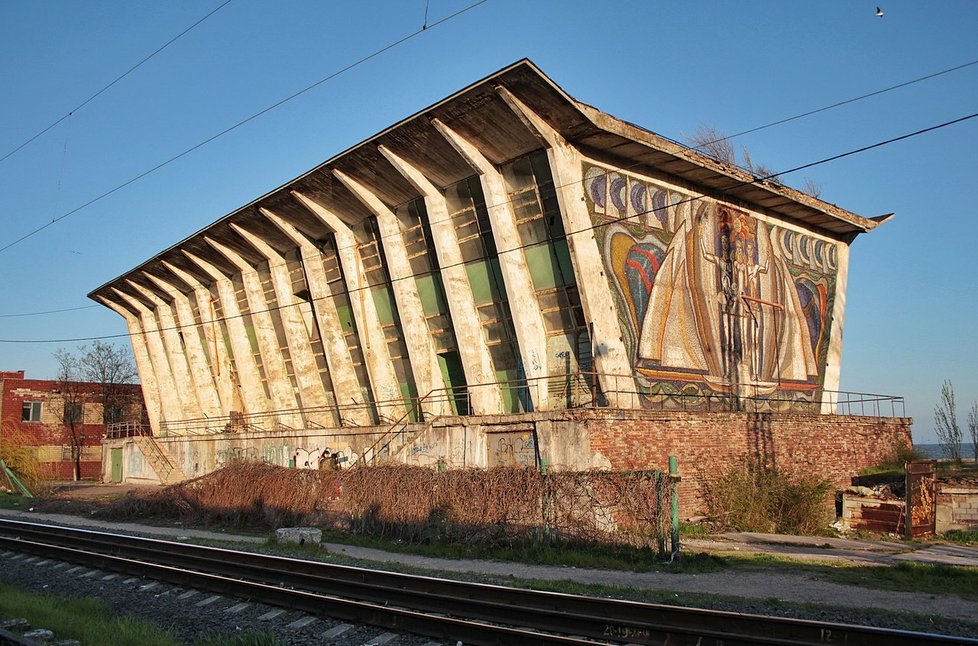 Mariupol necelý rok před válkou.