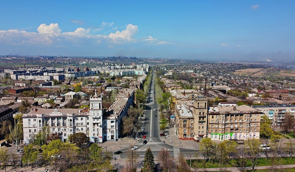 Mariupol necelý rok před válkou.