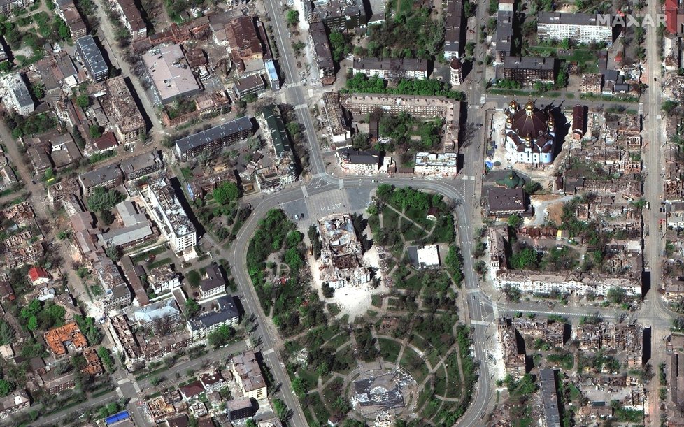 Satelitní snímky škod v Mariupolu (30. 4. 2022)