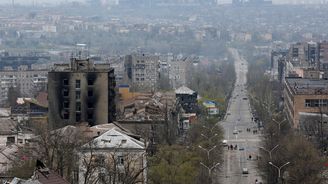 Obráncům Mariupolu dochází síly, vydrží jen dny či hodiny. Rusové mají desetinásobnou převahu