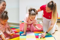Holčičce agresivní nemoc poškodila mozek: Pomoci by jí mohly intenzivní rehabilitace!