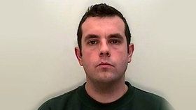 Voják Mark Kelly byl za znásilnění šestileté holčičky poslán za mříže na 19 let.