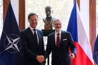 Šéf NATO Rutte v Praze: Rázné varování před Ruskem a Čínou! Sešel se i s Fialou