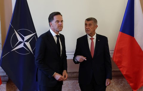 Rutte mu to opět vysvětlil? Babišova další otočka kvůli závazkům vůči NATO