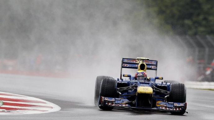 Mark Webber zvítězil na anglickém okruhu v Silwerstone.