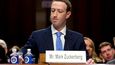 Zakladatel a šéf Facebooku Mark Zuckerberg při výslechu v Kongresu