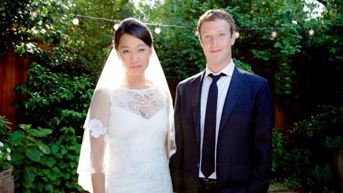 Mark Zuckerberg se oženil se svou dlouholetou přítelkyní Priscillou Chanovou