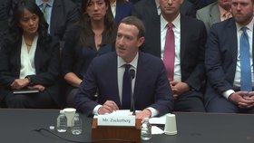 Mark Zuckerberg před americkými senátory