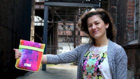 Designérka Markéta Borecká vyrábí propagační předměty z obnošeného oblečení
