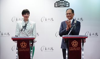 Šéfka sněmovny Pekarová dorazila na Tchaj-wan. Je ženou činu, uvedli Tchajwanci