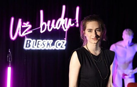 Podcast: Selfíčka z posilovny a pózy s rybami. Co si na seznamku rozhodně nedávat, poradila expertka na randění