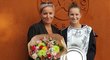Markéta Vondroušová s maminkou Jindřiškou po úspěchu na French Open