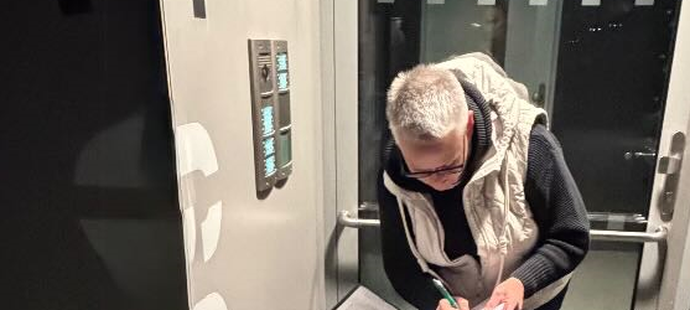 Komisaře zachytila na telefon